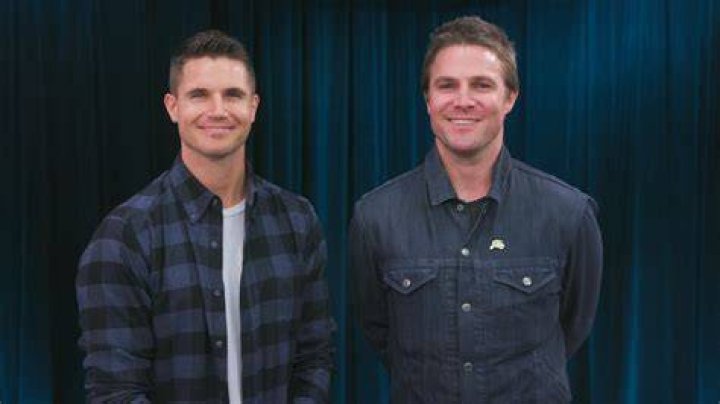 Are Robbie Amell And Stephen Amell Actually Brothers?