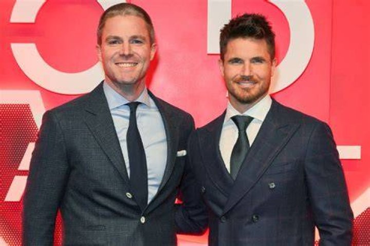 Are Robbie And Stephen Amell Related? Uncovering The Family Ties