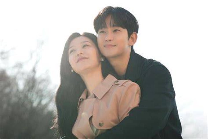 Breaking: Kim Soo-hyun And Kim Ji-won Sparks Dating Rumors