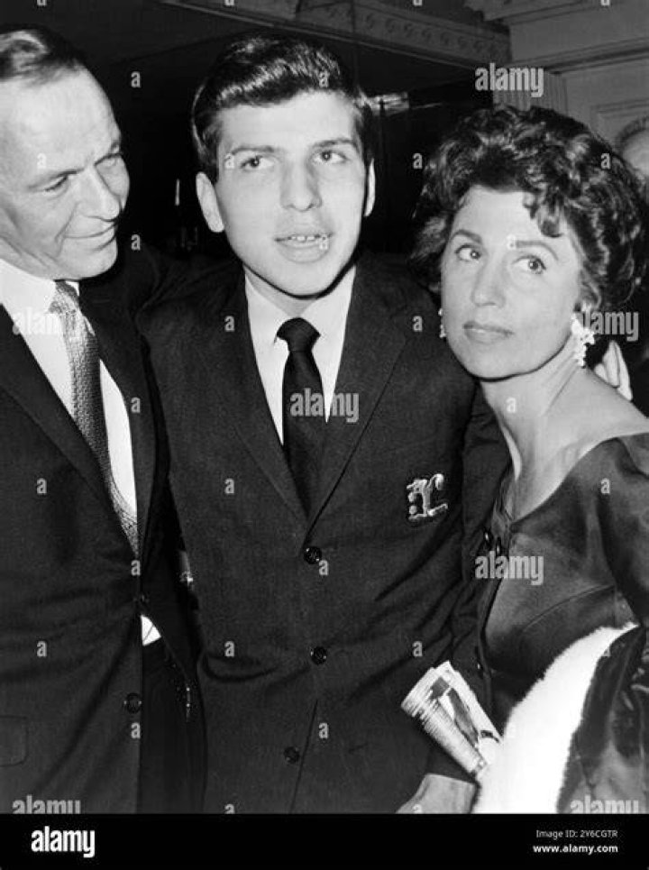 Discover Frank Sinatra Jr.: Jenna Sinatra's Brother Unveiled