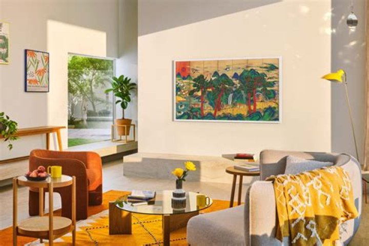 Discover Lynne Sweeney's Renowned Art In Australia