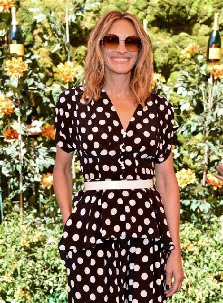 Discover The Timeless Elegance Of Julia Roberts' Iconic Polka Dot Dress In "Pretty Woman"