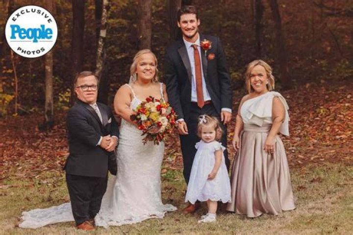 Elizabeth And Brice's New Addition To The 7 Little Johnstons Family
