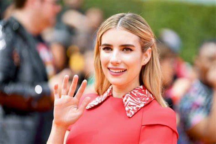 Emma Roberts Net Worth - BlinkX