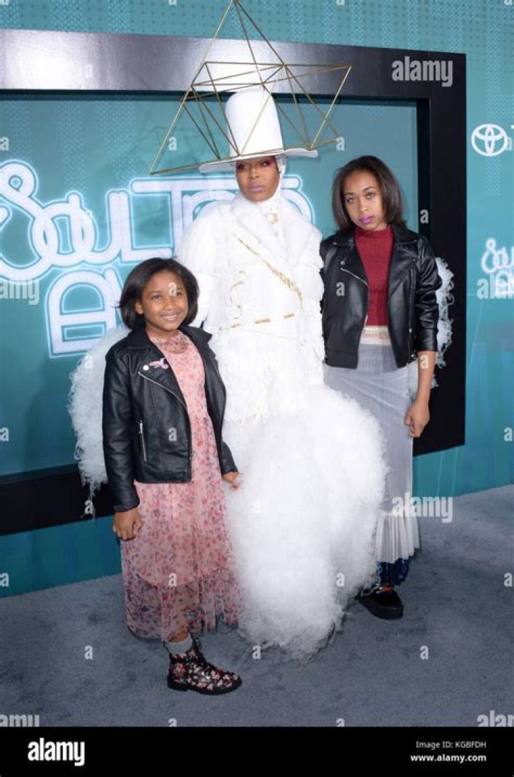 Erykah Badu And Daughters