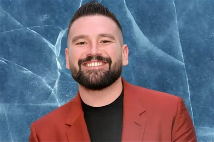 Everything You Need To Know About Shay Mooney's Stature