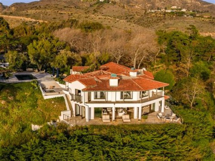 Exploring Shannen Doherty's Malibu Address: A Glimpse Into Her Life