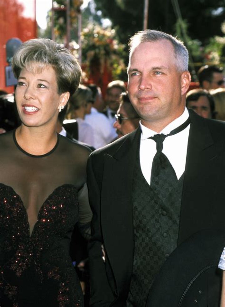 Garth Brooks Wife Sandy Mahl