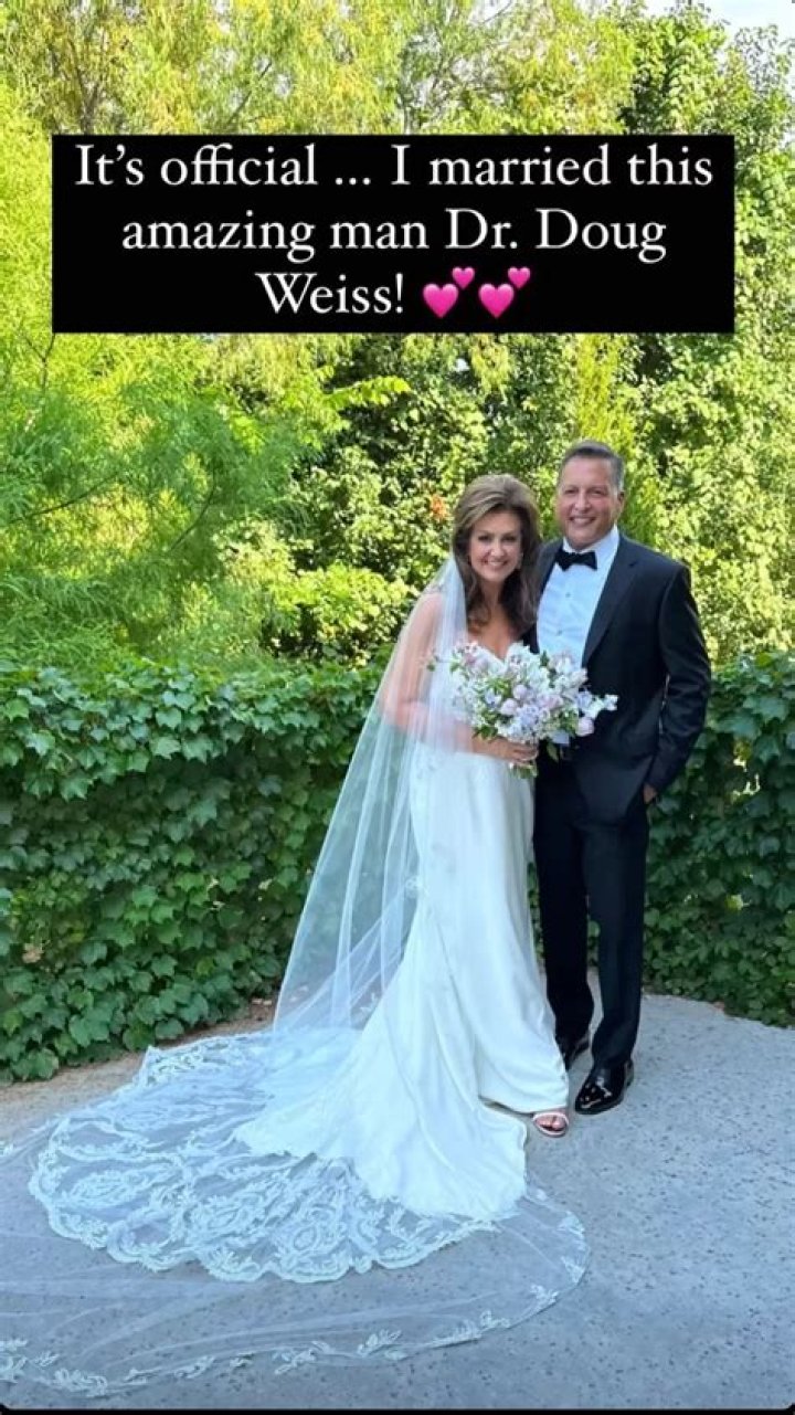 Get The Inside Scoop On Lisa Weiss: Doug Weiss's Wife