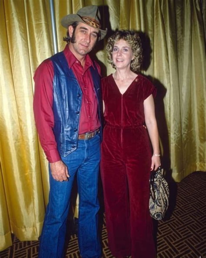 How Many Times Was Don Williams Married? - The Complete History