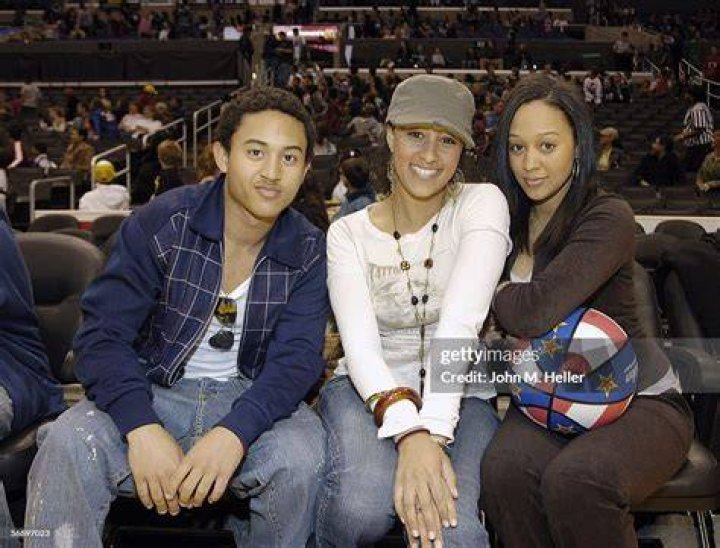 Is Tahj Mowry Related To Tia And Tamera