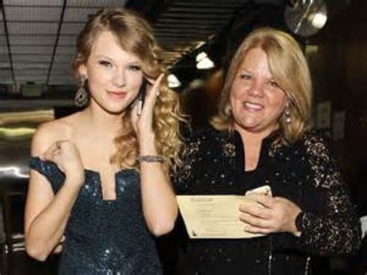 Latest Rumours: Are Taylor Swift's Parents Rekindling Their Romance?