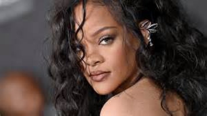 Rihanna Net Worth - BlinkX