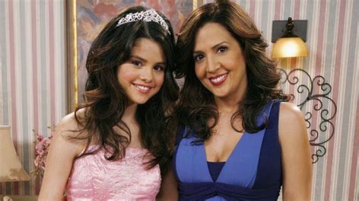 Selena Gomez's Mother's Nationality: Uncovering The Truth