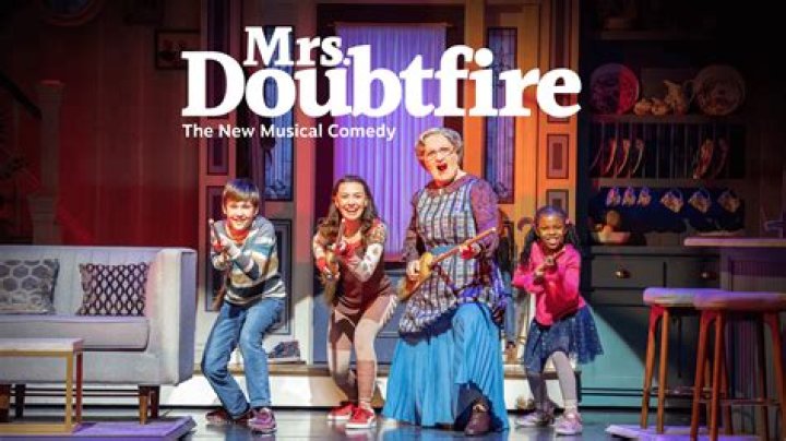The Essential Guide To The Iconic "Mrs. Doubtfire" Cast