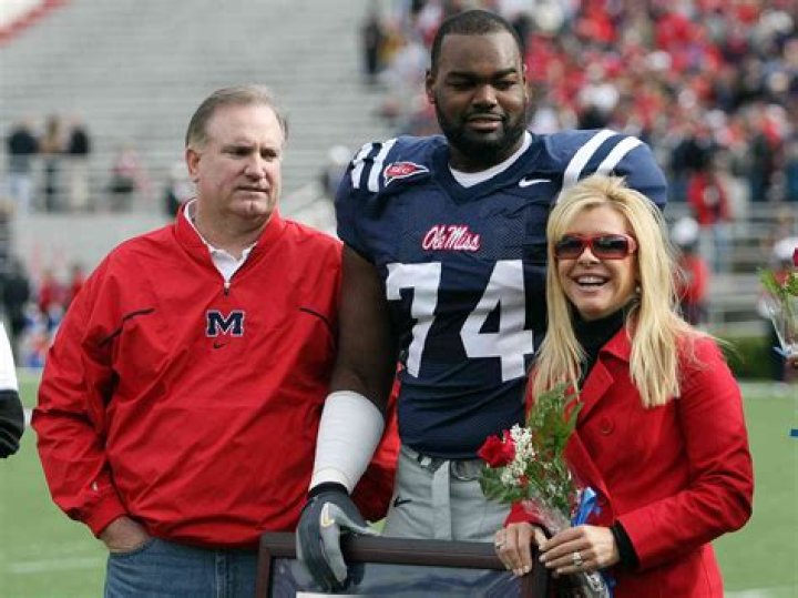 The Heartwarming Story Of Michael Oher And His Brother