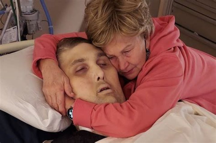 The Remarkable Life Of Igor Vovkovinskiy: The World's Tallest Man