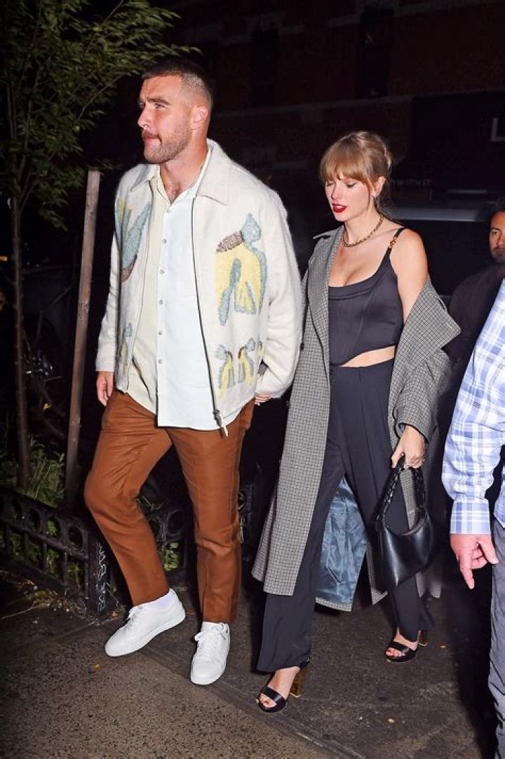 Top News: Unveiling The Truth Behind Taylor Swift's Parents' Rumored Remarriage