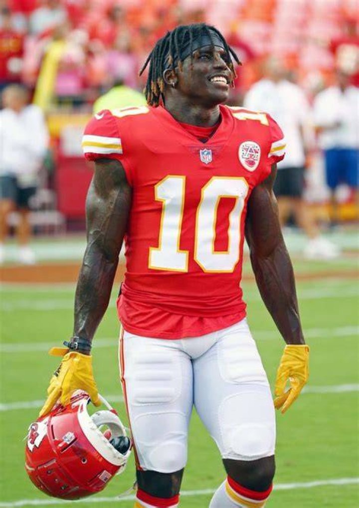 Tyreek Hill Net Worth,Age,Height,Bio in 2022