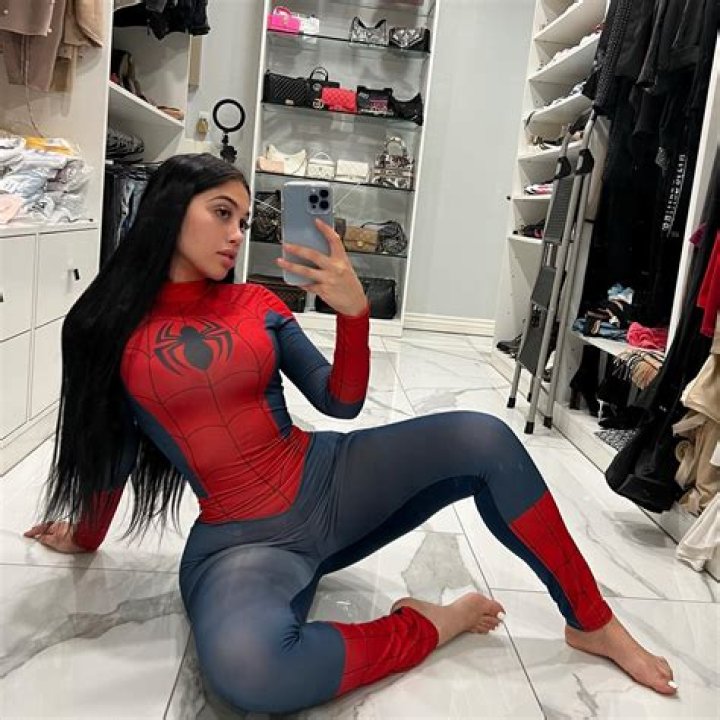 Uncover Jailyne Ojeda's Exact Age