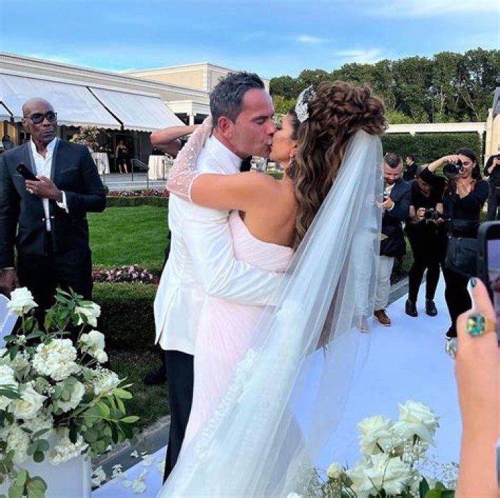 Unraveling The Mystery: Is Sebastian Maniscalco Married?
