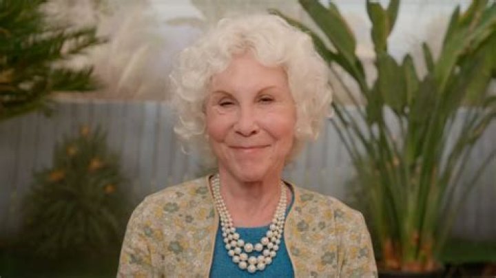 Unveiling Rhea Perlman's Height And Its Impact