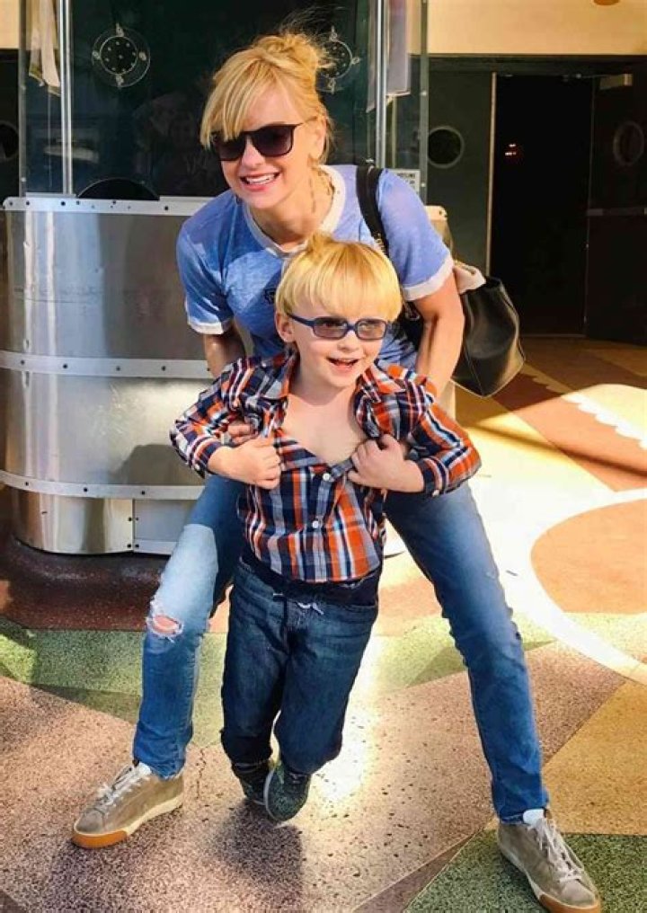 Unveiling The Courage And Resilience Of Anna Faris' Son And Congenital Heart Defects