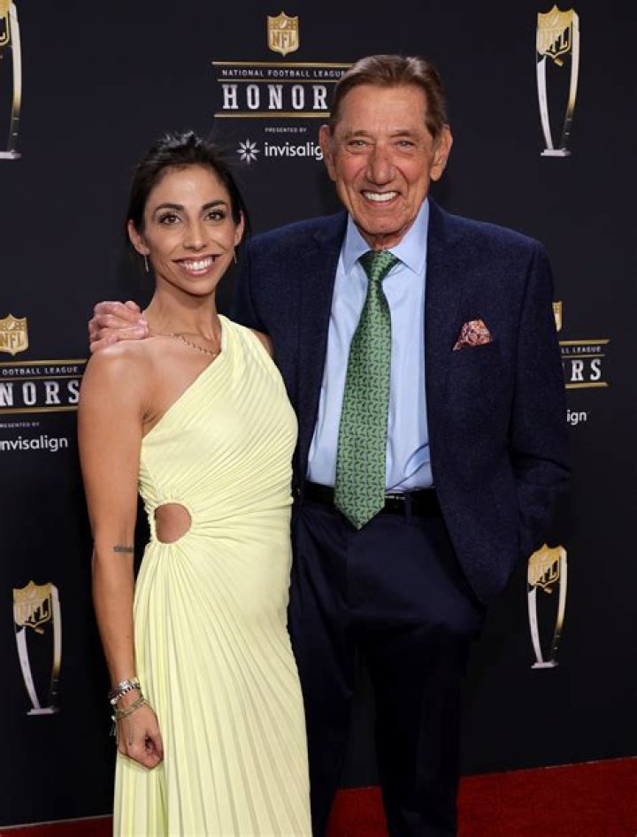Unveiling The Extraordinary Journey Of "Joe Namath Wife"