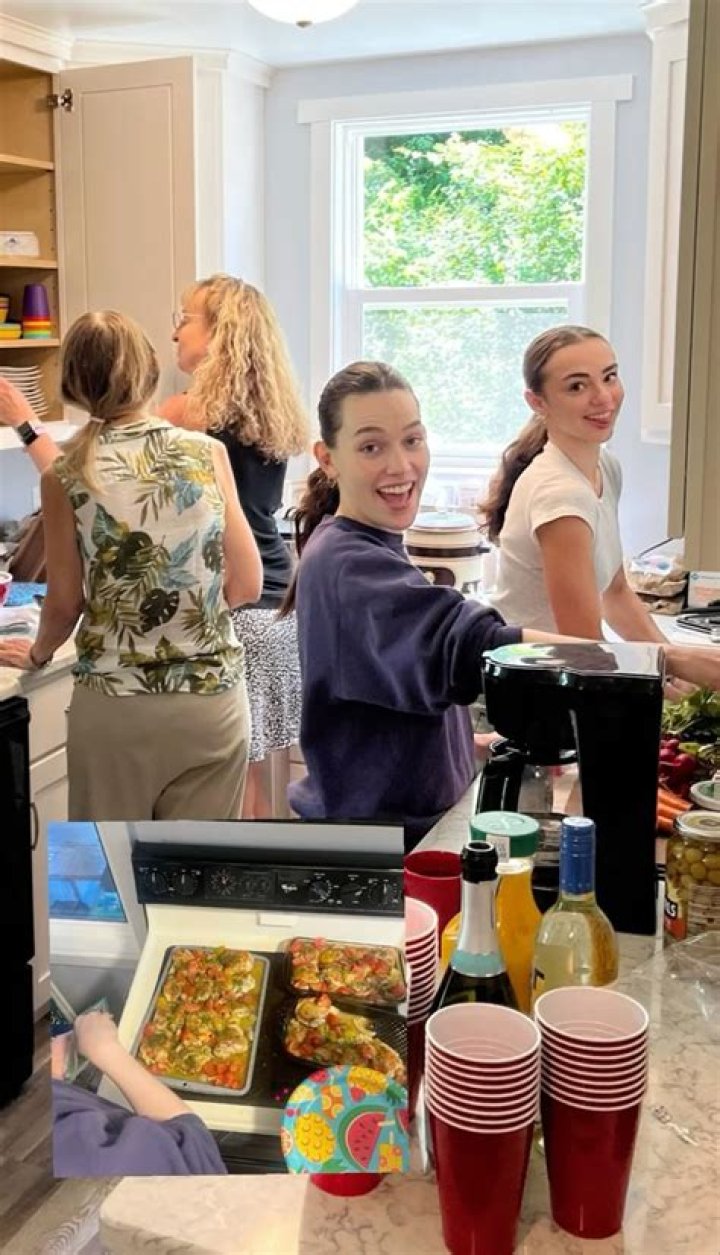 Victoria Pedretti Family