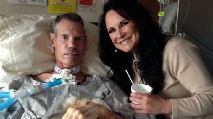 When Did Randy Travis Suffer His Devastating Stroke?
