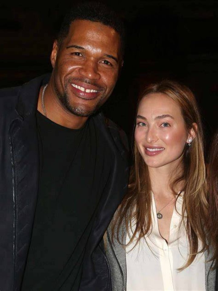 Where Is Michael Strahans Wife