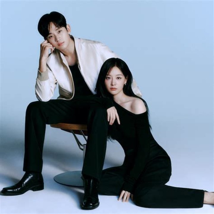 Who's The Lucky Lady? Meet Kim Soo Hyun's Wife!